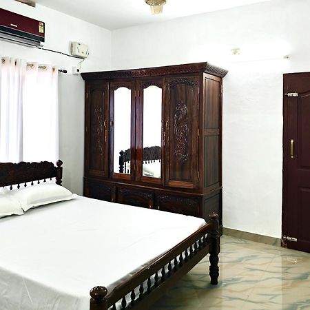 Ambili Riverfront Villa With Party Hall Irimbranallur المظهر الخارجي الصورة