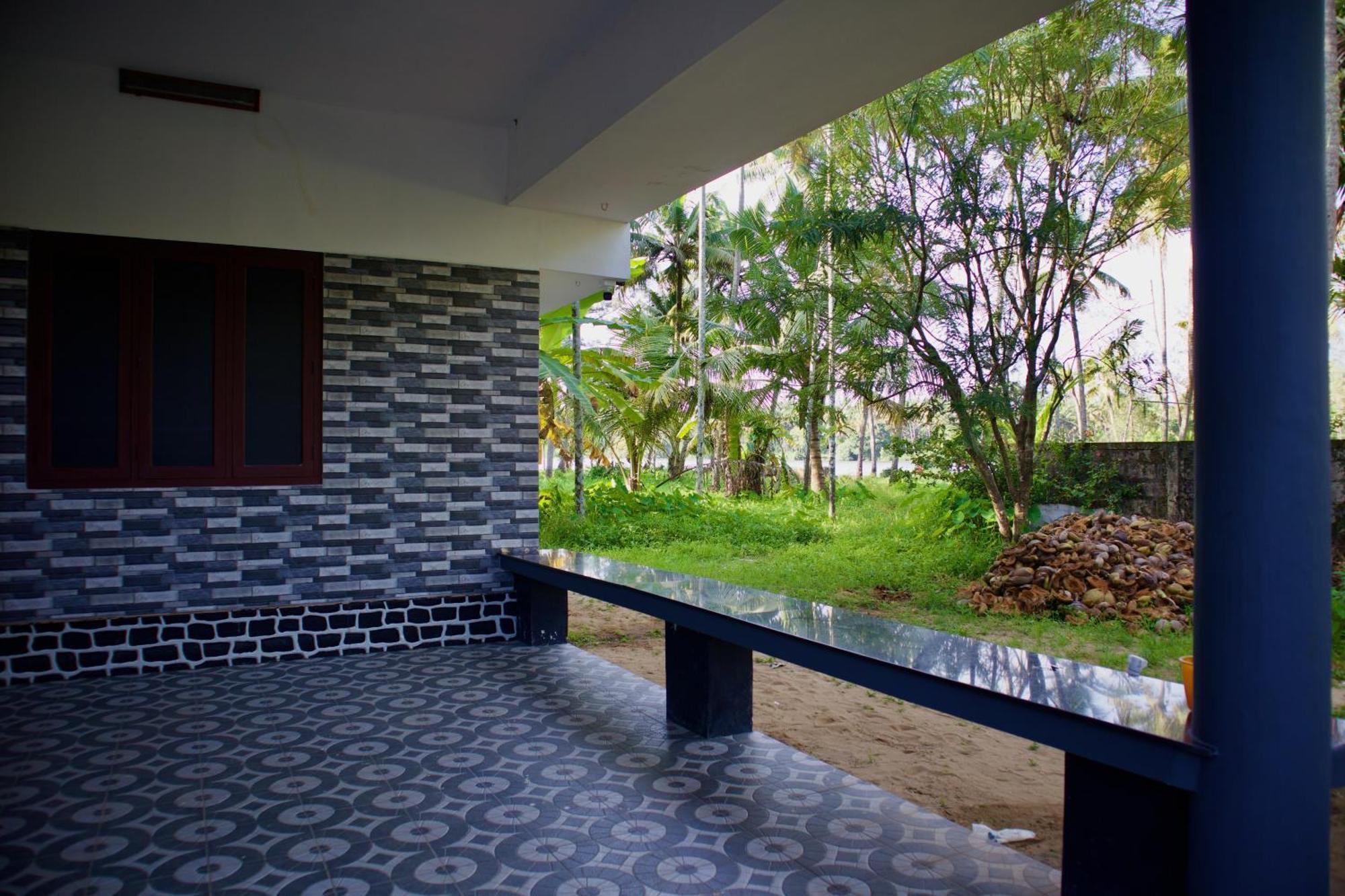 Ambili Riverfront Villa With Party Hall Irimbranallur المظهر الخارجي الصورة